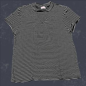 Keyhole Chest Striped Boutique Top